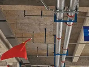 阿鲁科尔管廊支架的安装方法